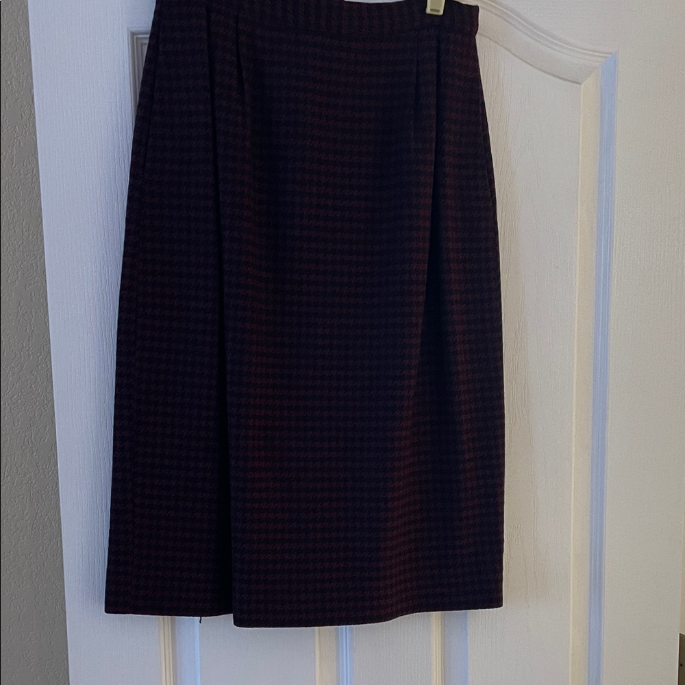 Austin Reed Black and Red A-Line Skirt